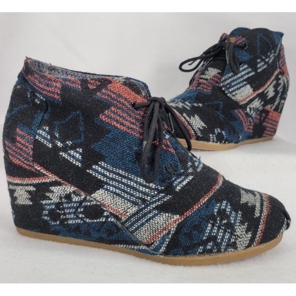 Toms Shoes - Toms Women's Black Aztec Navajo Wedge Heel Lace Up Ankle Bootie 300813 Size 7
